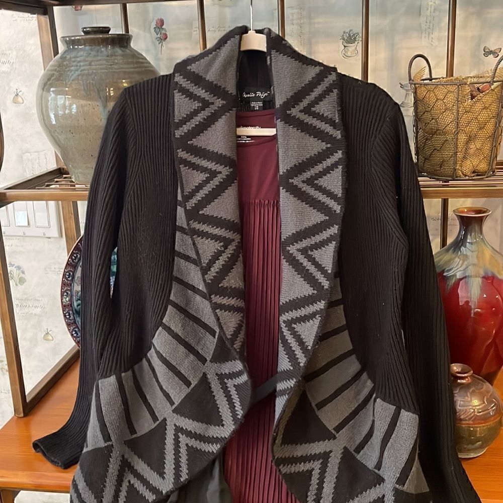 Charlotte Paige Black/Gray Sweater - L/XL